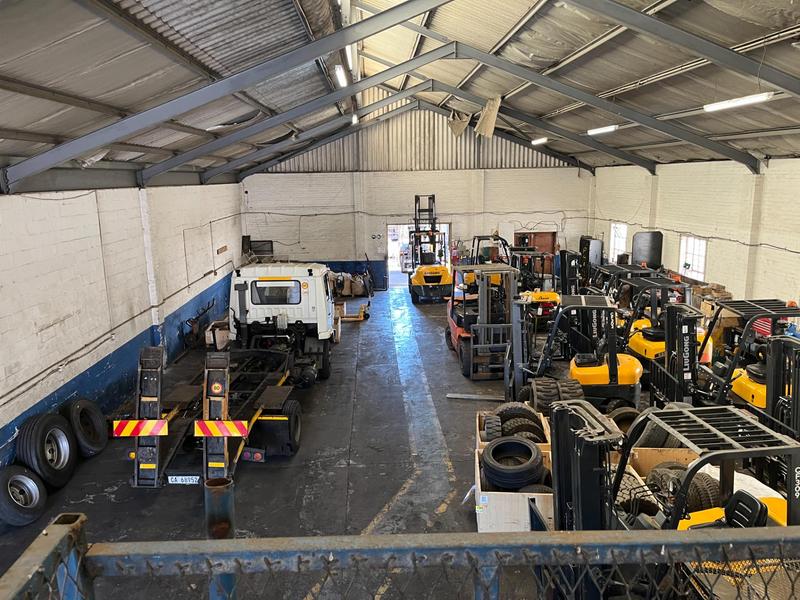 To Let Commercial Property for Rent in Montague Gardens Western Cape
